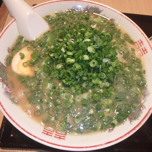 「ネギらーめん(650円)、半チャーハンセット(+300円)」@ラーメン小道の写真