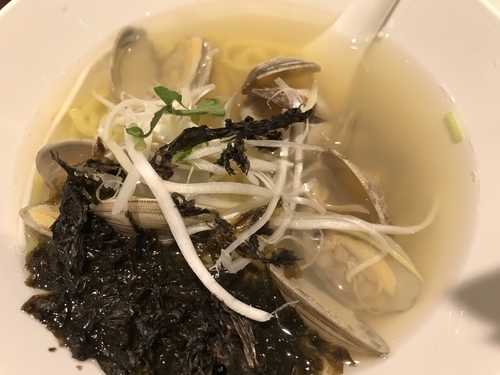 「あさり塩らーめん　300円」@魚べい 狭山入間川店の写真