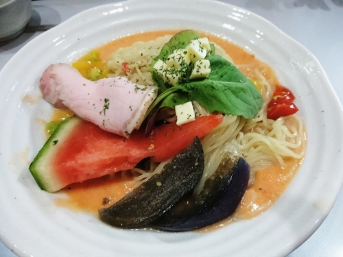 「【限定】6種のトマトの冷製らーめん950円＋おろしポン酢水餃」@中華そば専門 はつがい商店の写真