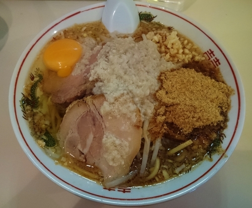 「醤油旨辛ラーメン＋魚粉＝810円」@麺家ぶんすけの写真