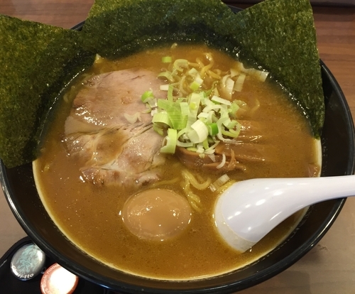 「熊らーめん＋味付玉子（￥700＋￥100）」@北海道らーめん おやじ 田名店の写真