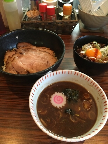 「チャーシューつけ麺+チャーシュー丼」@麺屋渡来人外伝 麺屋饗者 ～KYOUJA～の写真