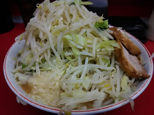 「ラーメン（ニンニク）￥730」@ラーメン二郎 湘南藤沢店の写真