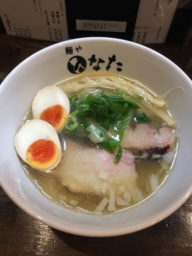 「塩らーめん味玉付」@麺や ひなたの写真