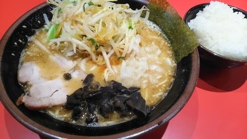 「とんこつみそラーメン+野菜」@ラーメン 小太郎の写真