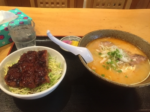 「ラーメン カツ丼？」@牛乳屋食堂の写真