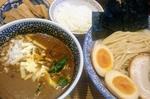 「特製カレーつけ麺＋中盛＋メンマ」@豚骨一燈 本郷店の写真