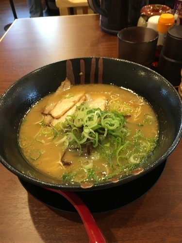 「いずみとんこつラーメン」@ラーメン いずみの写真