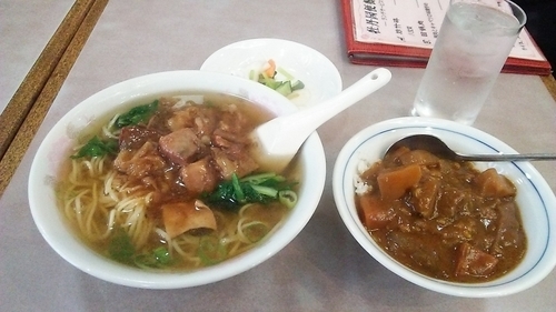 「汁そば＋茶碗カレーセット 650円（ランチサービス）」@牡丹園の写真