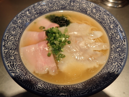 「(限定)真鯛の塩ラーメン」@豚骨一燈の写真
