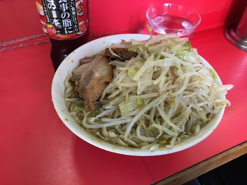 「小ラーメン（ニンニク、ヤサイ、カラメ）」@ラーメン二郎 三田本店の写真