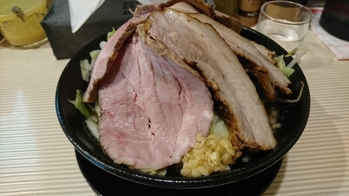 「チャーシュー増し増しニボ五郎（大盛）+にんにく・ヤサイ」@ラーメン ポール亭の写真