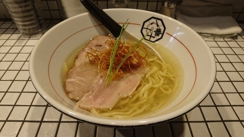 「うま味塩そば(中太手もみ麺)」@81番の写真