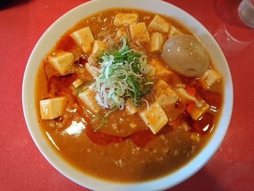 「旨辛麻婆麺＋麺増し＋味玉」@麺屋しのはら 三日月食堂の写真
