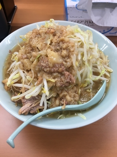「ラーメン中(300g)、肉マシ 950円」@立川マシマシ 5号店の写真
