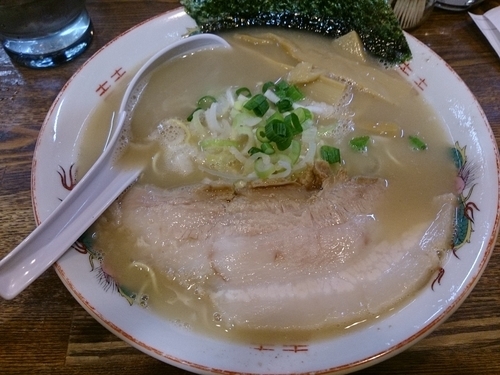 「屋台らあめん 並 塩味 ストレート麺」@らあめん 塩八の写真