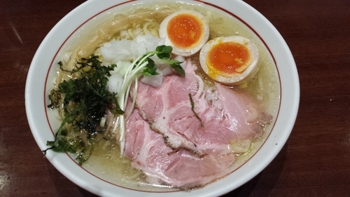 「【期間限定】冷しニボらーめん味玉付800円」@煮干中華そば 鈴蘭 新宿店の写真
