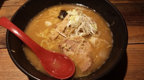 「【水曜限定】味噌らーめん～札幌風～830円」@麺屋 翔 西新宿本店の写真