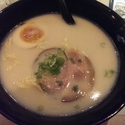 博多とんこつラーメン