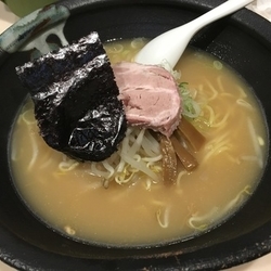 豚骨 醤油味麺