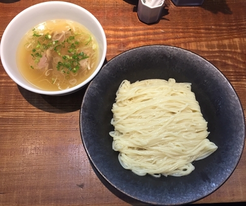 「しおつけ麺〜わじまの水塩あえ〜900円」@町田汁場 しおらーめん 進化の写真