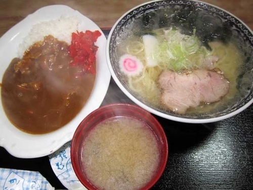 「塩ラーメン＋カレーライス　850円（ランチ）」@辰巳庵の写真