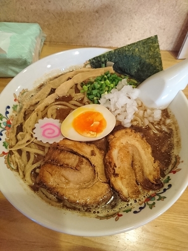 「中華そば (太麺) 中 750円」@らー麺Chopの写真