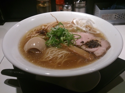 「そば(醤油)+味玉」@SOBAHOUSE金色不如帰の写真