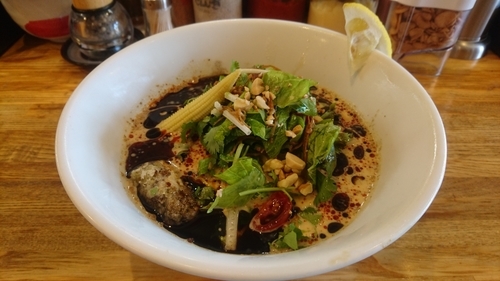 「【期間限定】冷やしラーメンタンタン風～パクチー入」@麺屋 庄太 六浦本店の写真