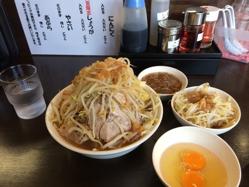 「ラーメン➕全どでん➕2生卵」@ラーメンどでん 大宮店の写真