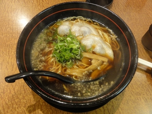 「醤油ラーメン（ストレート麺）」@拉麺食堂の写真