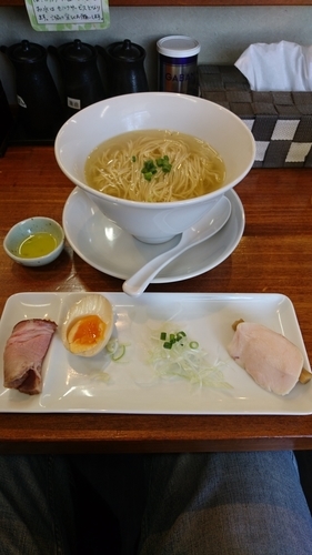 「あご節黒さつまー」@塩らーめん 千茶屋の写真