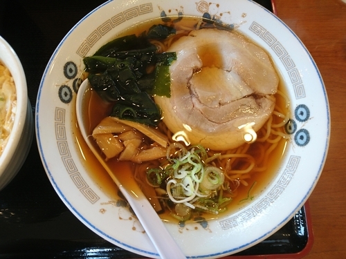 「しょうゆラーメン（あおさとあさりのかき揚げ丼セット）」@山田うどん食堂 小島田町店の写真