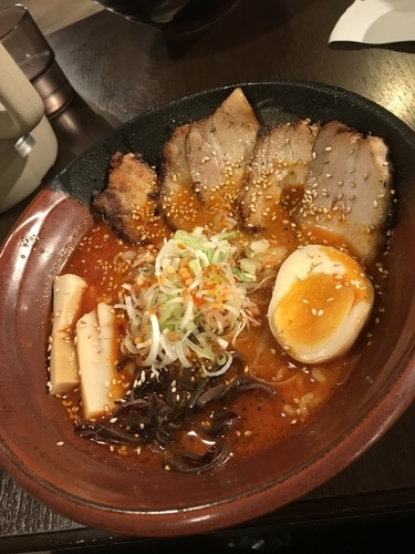 「焙煎辛味噌炙りチャーシュー麺」@吉山商店 札幌ら〜めん共和国店の写真