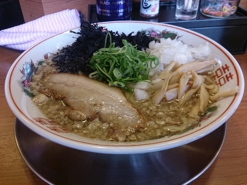 「岩海苔煮干らぁ麺+タマネギ増し」@吟醸煮干 灯花紅猿の写真