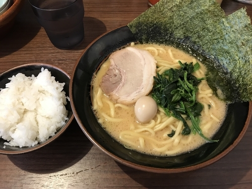 「ラーメン」@横浜家系ラーメン 稲田家の写真