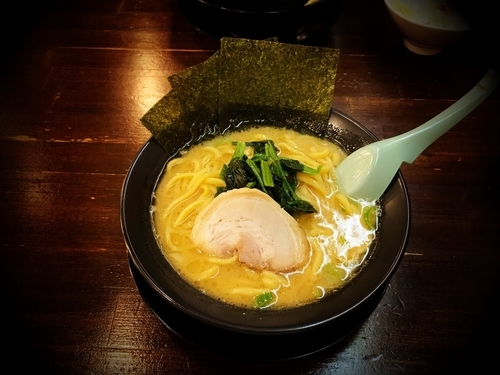 「ラーメン」@横浜家系ラーメン 王子家の写真