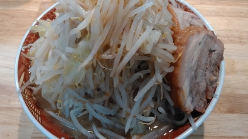 「大ラーメン(野菜マシマシ、ニンニク少し)」@ラーメン 登良治郎の写真