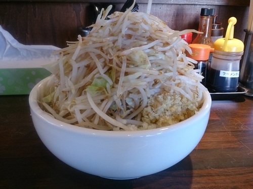 「豚なしラーメン【特盛】」@らーめんまんの写真
