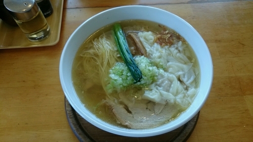 「塩ワンタン麺」@心麺の写真