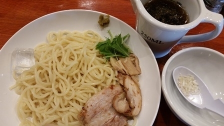 「醤油つけ麺+味玉」@ラーメン8の写真