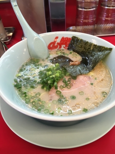 「朝ラーメン430円 替え玉100円」@山岡家 川島店の写真