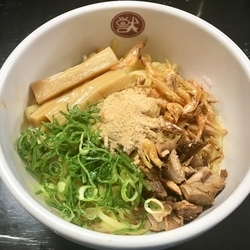 エビ油そば 800円