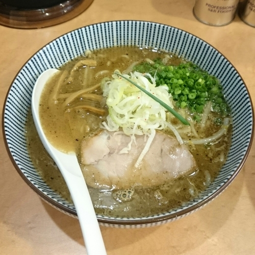 「ハーフ味噌らーめん  @500円」@らーめん札幌直伝屋の写真