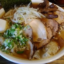 チャーシューワンタンメン