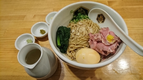 「鯛油そば＋鯛だしSmoke味玉（１００円）＝８００円」@真鯛らーめん 麺魚の写真