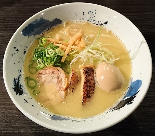 「濃厚鶏そば＋味玉＋替玉」@鶏そば 雫一 大袋店の写真