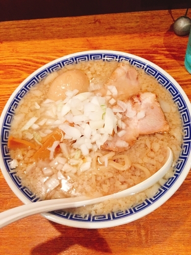 「背脂煮干しラーメン 750円」@神保町 可以の写真
