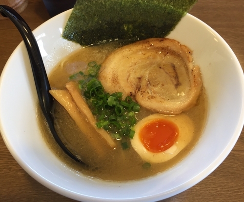 「あごだし塩らーめん＋サービスライス（￥850）」@麺屋 哲の写真
