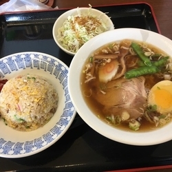 ラーメン、チャーハンセット（830¥）